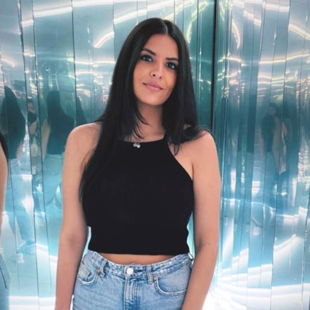 Meet your Posher, Ariella